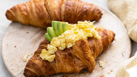 Croissant scrambled egg avocado
