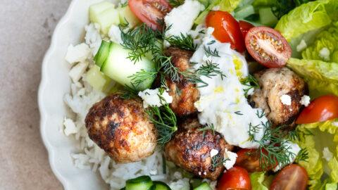 Kipgehaktballetjes met tzatziki rijst en sla-2