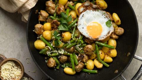 Roerbak met worst, aardappel en boontjes-1