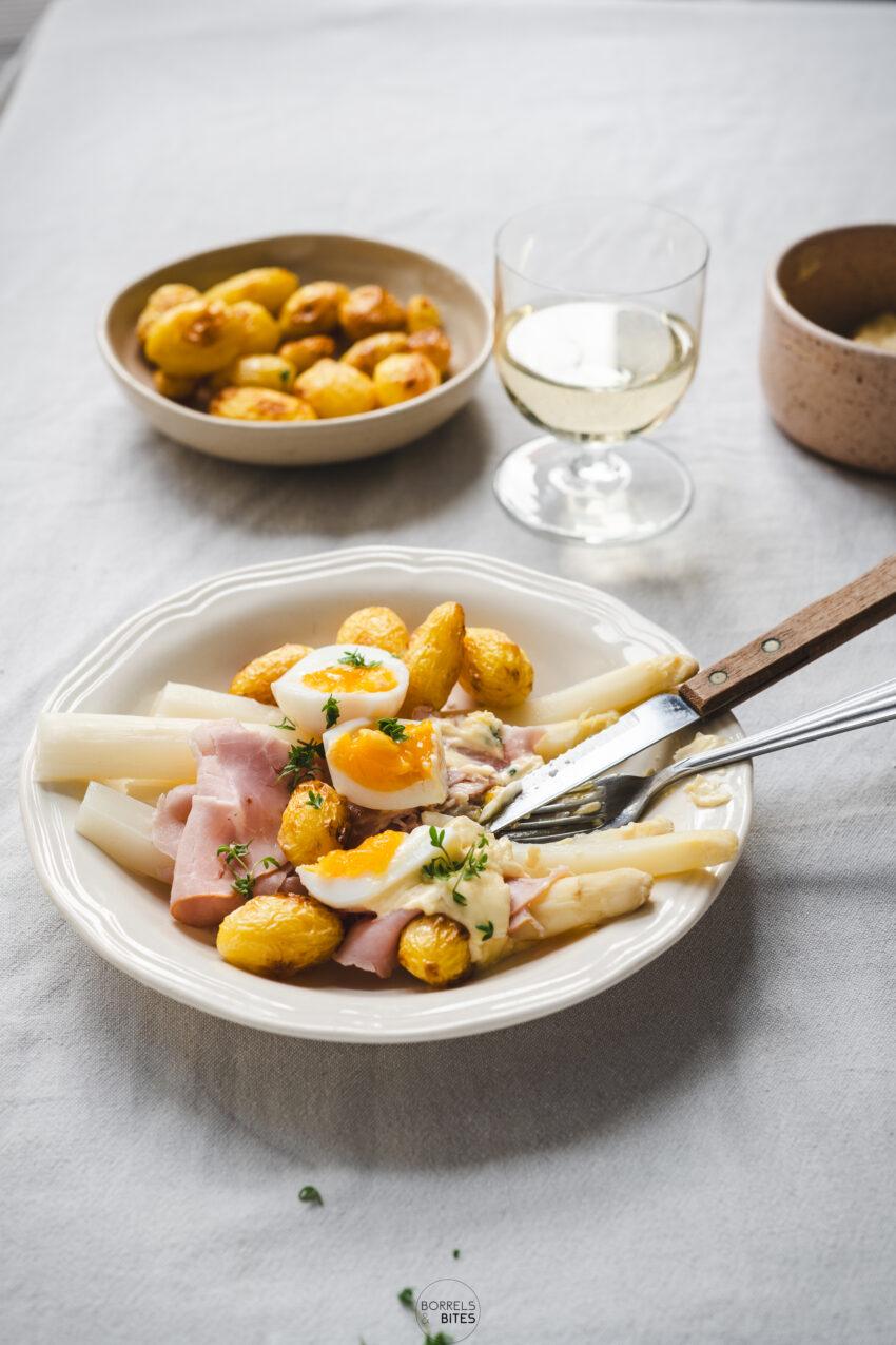 Witte asperges met hollandaise-1