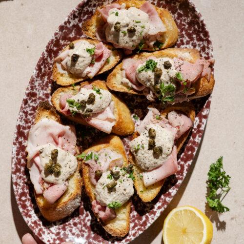 Vitello Tonnato crostini -1